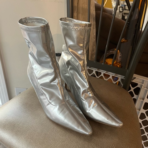 Urban Outfitters silver boots - Picture 2 of 3